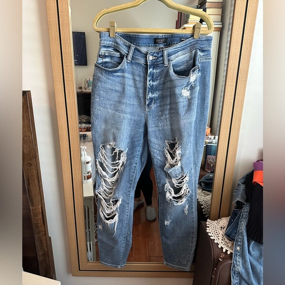 Judy Blue distressed denim jeans - Picture 1 of 3